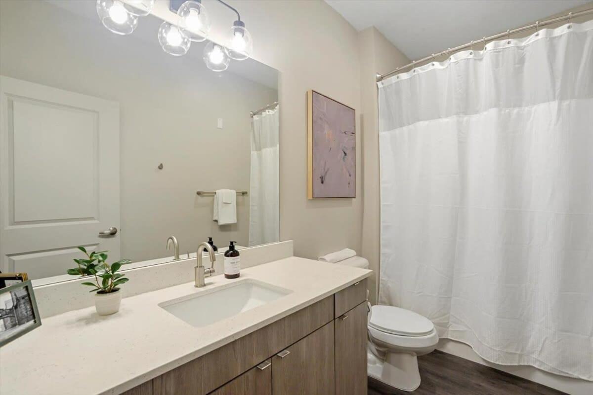 Cozysuites Modern 1br, Lawrenceville Pittsburgh